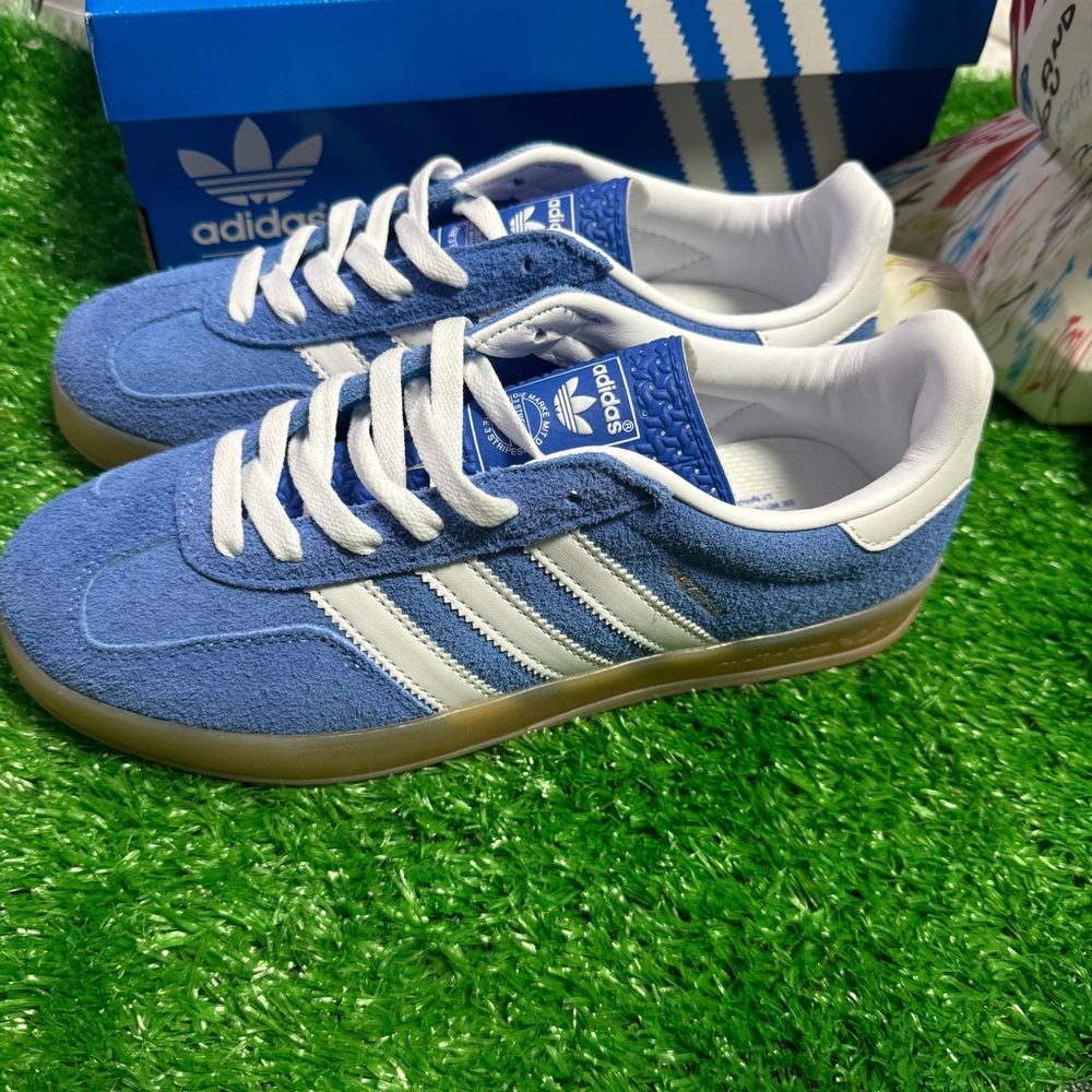 Women’s adidas blue sneakers
